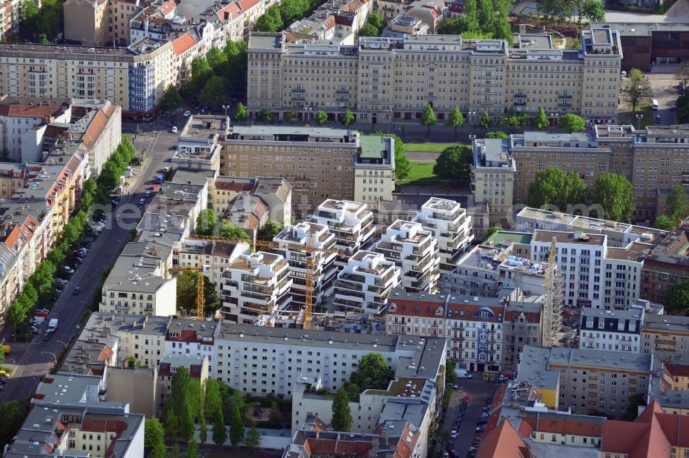 Aerial photograph Berlin, Friedrichshain - Construction site to build a new multi-family residential complex on Rigaer Strasse - Liebigstrasse in Friedrichshain destrict of Berlin in Germany