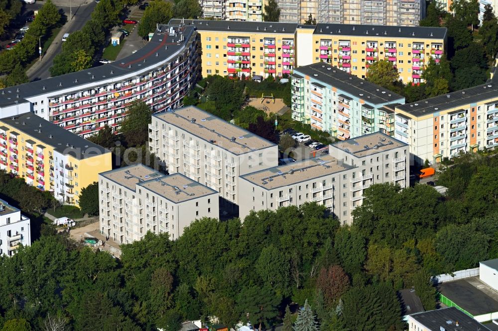 Berlin from above - Construction site to build a new multi-family residential complex Schwarzheider Strasse in the district Hellersdorf in Berlin, Germany