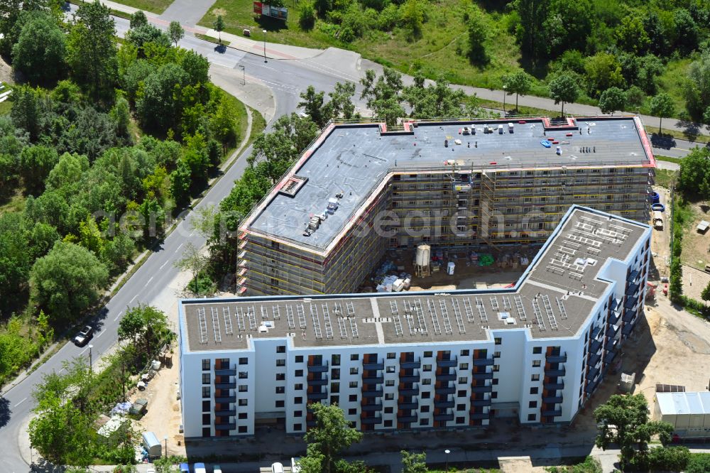 Aerial photograph Berlin - Construction site to build a new multi-family residential complex on Seehausener Strasse corner Pablo-Picasso-Strasse in the district Hohenschoenhausen in Berlin, Germany