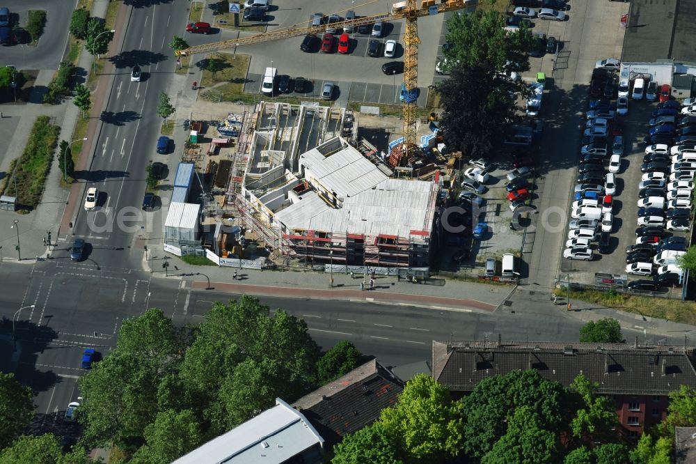 Berlin from above - Construction site to build a new multi-family residential complex of SelaGroup GmbH on Lueckstrasse corner Rummelsburger Strasse in the district Lichtenberg in Berlin, Germany