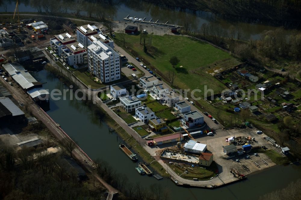 Aerial photograph Halle (Saale) - Construction site to build a new multi-family residential complex Sophienhafen on Saline-Insel in Hafenviertel in the district Stadtbezirk West in Halle (Saale) in the state Saxony-Anhalt