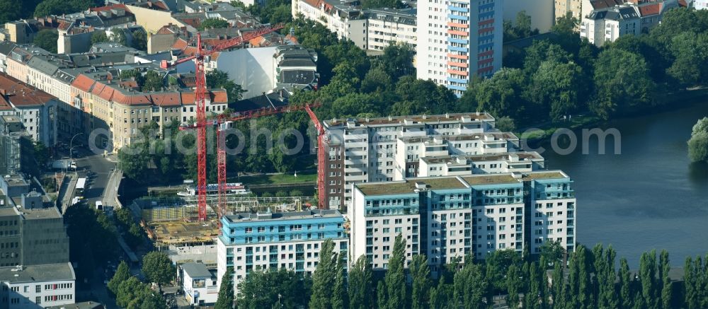 Berlin from above - Construction site to build a new multi-family residential complex Spree-One of OPTIMA-AEGIDIUS-FIRMENGRUPPE Nymphenburger Beteiligungs AG on Dovestrasse in the district Charlottenburg-Wilmersdorf in Berlin, Germany