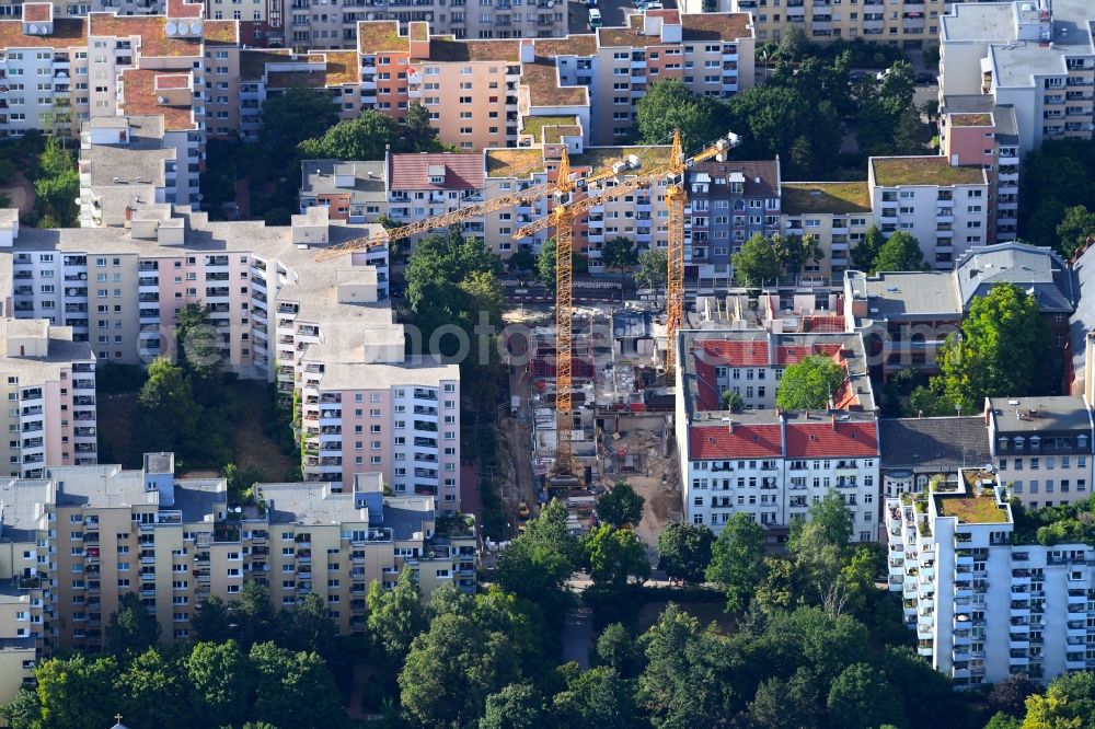 Berlin from above - Construction site to build a new multi-family residential complex of STADT UND LAND Wohnbauten-Gesellschaft mbH between Briesestrasse and Kienitzer Strasse in the district Neukoelln in Berlin, Germany