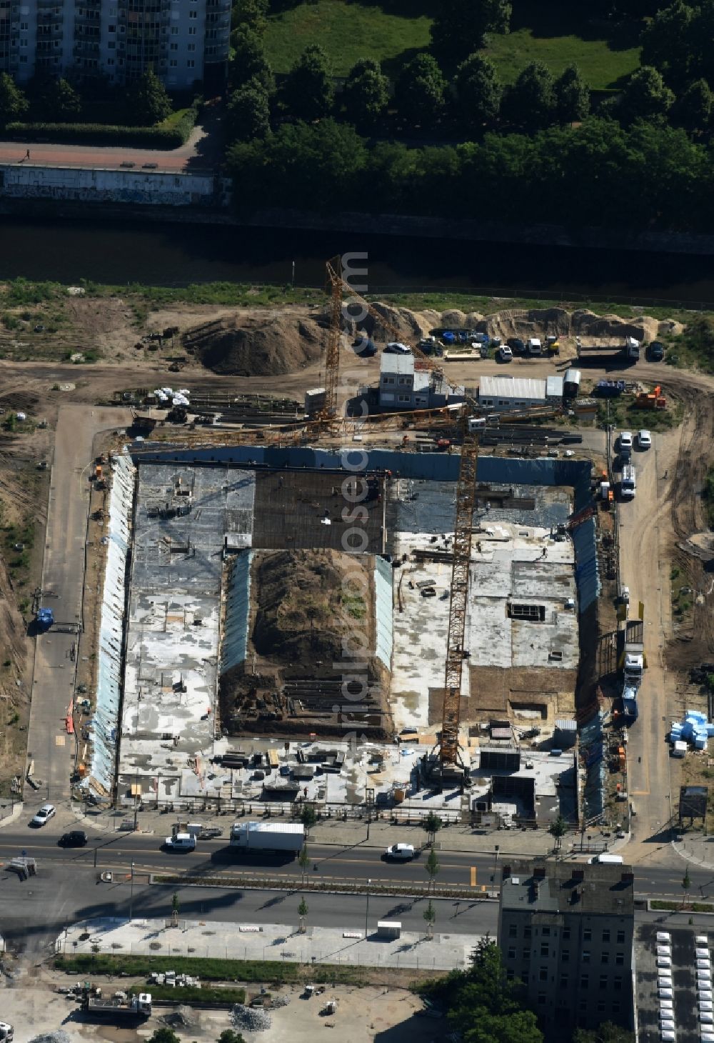 Berlin from above - Construction site to build a new multi-family residential complex Stadthafenquartier on Heidestrasse in aerea Europacity in Berlin. Construction company is the Richard Ditting GmbH & Co. KG