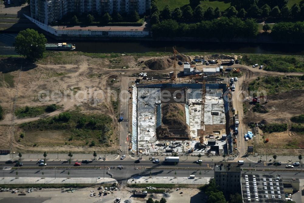 Berlin from the bird's eye view: Construction site to build a new multi-family residential complex Stadthafenquartier on Heidestrasse in aerea Europacity in Berlin. Construction company is the Richard Ditting GmbH & Co. KG