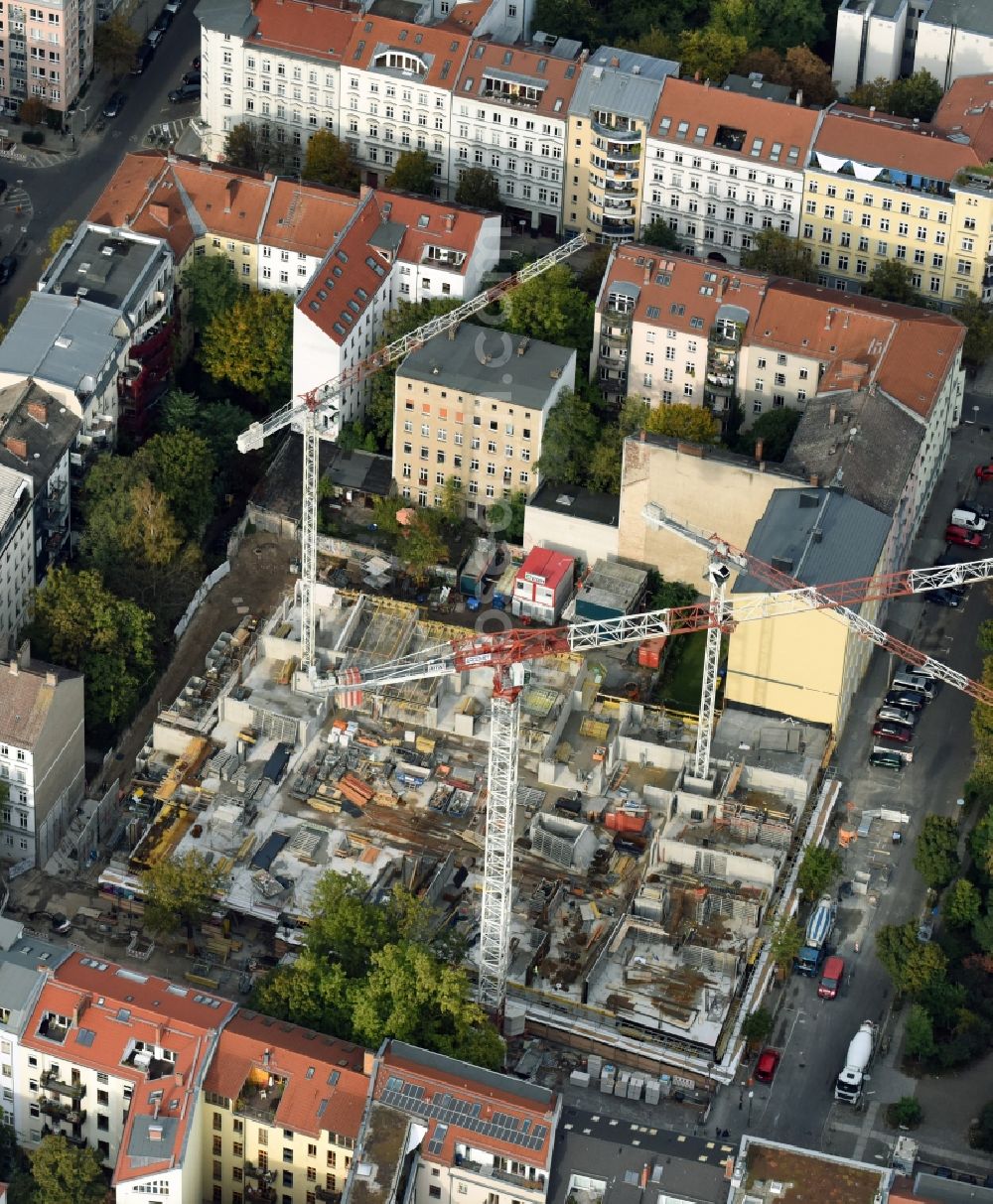 Aerial image Berlin - Construction site to build a new multi-family residential complex Templiner Park der BEWOCON Berliner Wohnbau Consult GmbH an der Templiner Strasse Ecke Fehrbelliner Strasse in Berlin