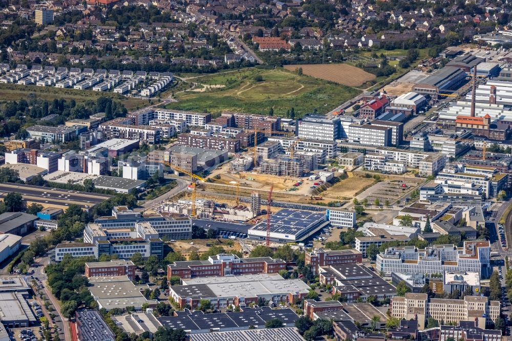 Aerial image Düsseldorf - Construction site to build a new multi-family residential complex Vierzig549 on Romy-Schneider-Strasse - Boehlerstrasse - Willstaetterstrasse in the district Heerdt in Duesseldorf at Ruhrgebiet in the state North Rhine-Westphalia, Germany