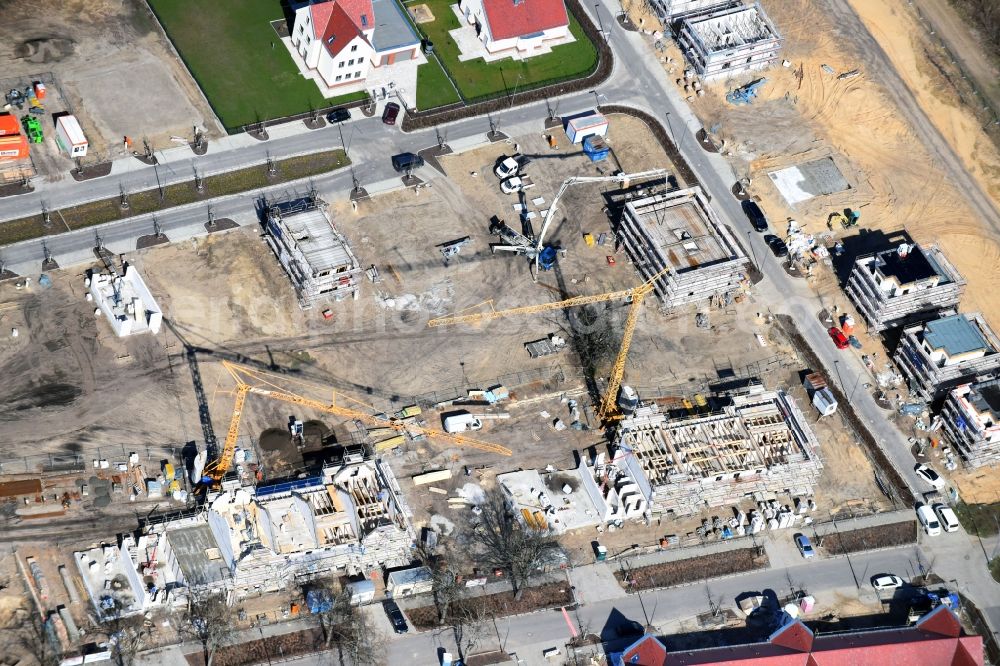 Berlin from above - Construction site to build a new multi-family residential complex Vietacher corner Zwieseler Strasse in the district Karlshorst in Berlin