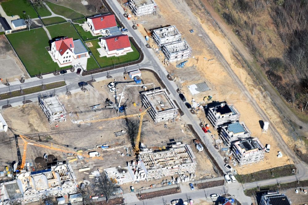 Berlin from the bird's eye view: Construction site to build a new multi-family residential complex Vietacher corner Zwieseler Strasse in the district Karlshorst in Berlin