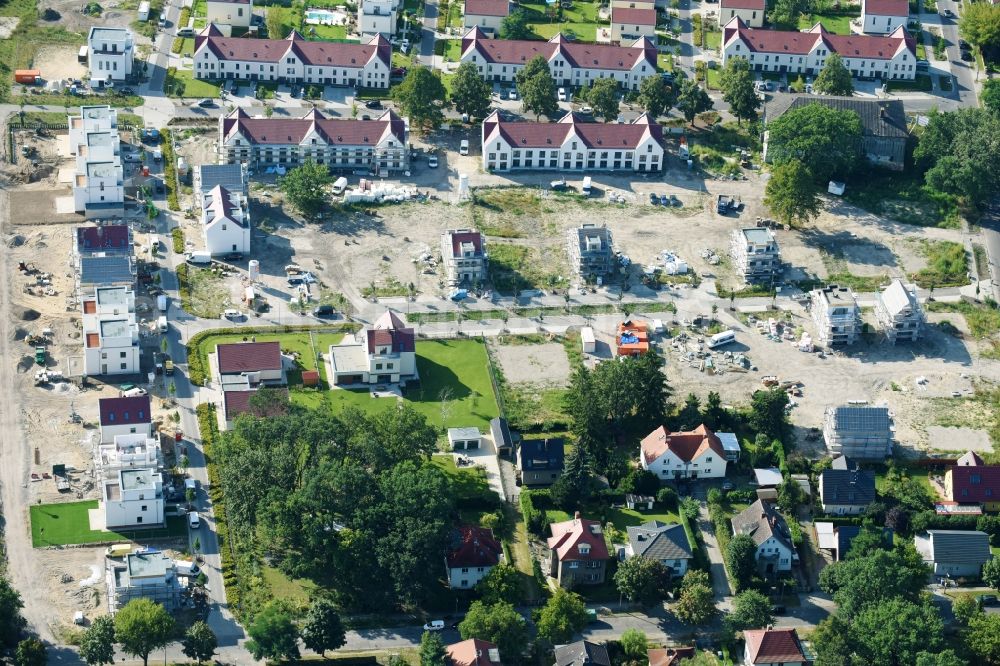 Berlin from the bird's eye view: Construction site to build a new multi-family residential complex Vietacher corner Zwieseler Strasse in the district Karlshorst in Berlin