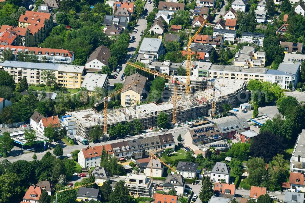 München from the bird's eye view: Construction site to build a new multi-family residential complex of walser projekt management gmbh on Freisinger Landstrasse - Floriansmuehlstrasse in Munich in the state Bavaria, Germany