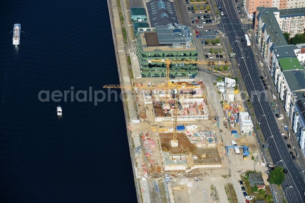 Aerial image Berlin - Construction site to build a new multi-family residential complex WATERSIDE LIVING BERLIN on the former Osthafen port on Stralauer Allee in the district Friedrichshain-Kreuzberg in Berlin, Germany