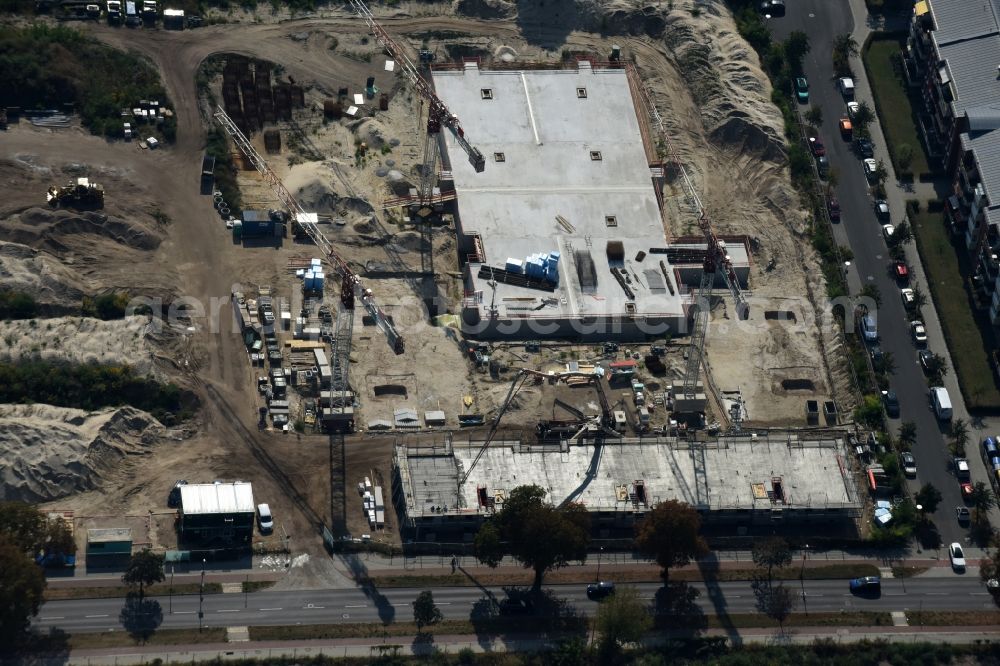 Aerial photograph Berlin - Construction site to build a new multi-family residential complex on Weissenhoeher Strasse - Arno-Phillipstal-Strasse of Bonava Deutschland GmbH im Stadtteil Kaulsdorf in Berlin