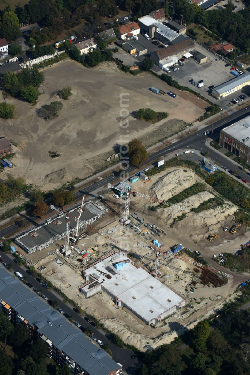 Aerial image Berlin - Construction site to build a new multi-family residential complex on Weissenhoeher Strasse - Arno-Phillipstal-Strasse of Bonava Deutschland GmbH im Stadtteil Kaulsdorf in Berlin