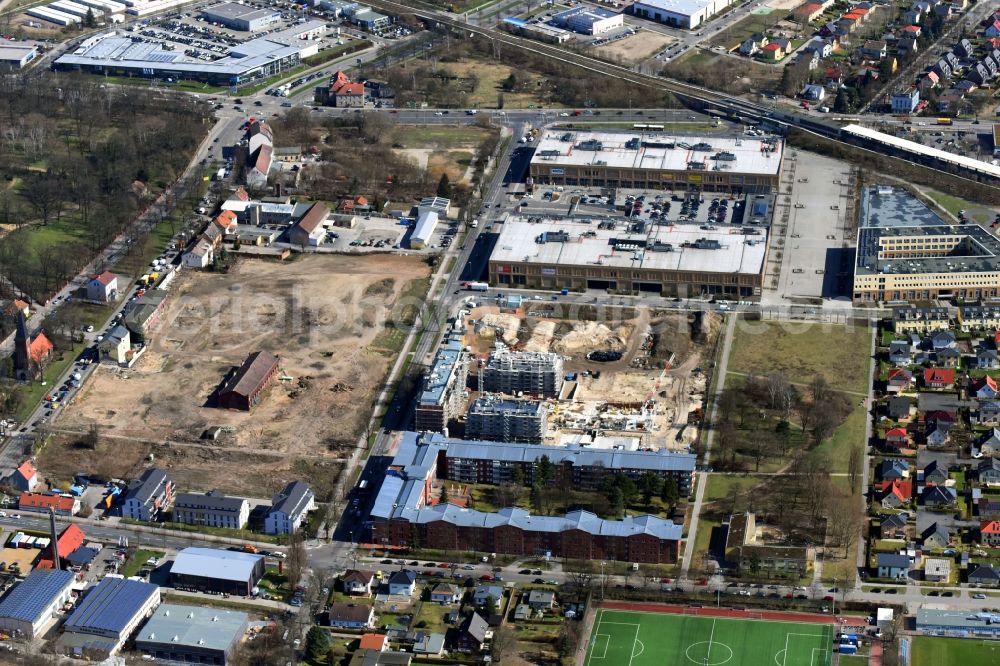 Aerial photograph Berlin - Construction site to build a new multi-family residential complex on Weissenhoeher Strasse - Arno-Phillipstal-Strasse of Bonava Deutschland GmbH im Stadtteil Kaulsdorf in Berlin