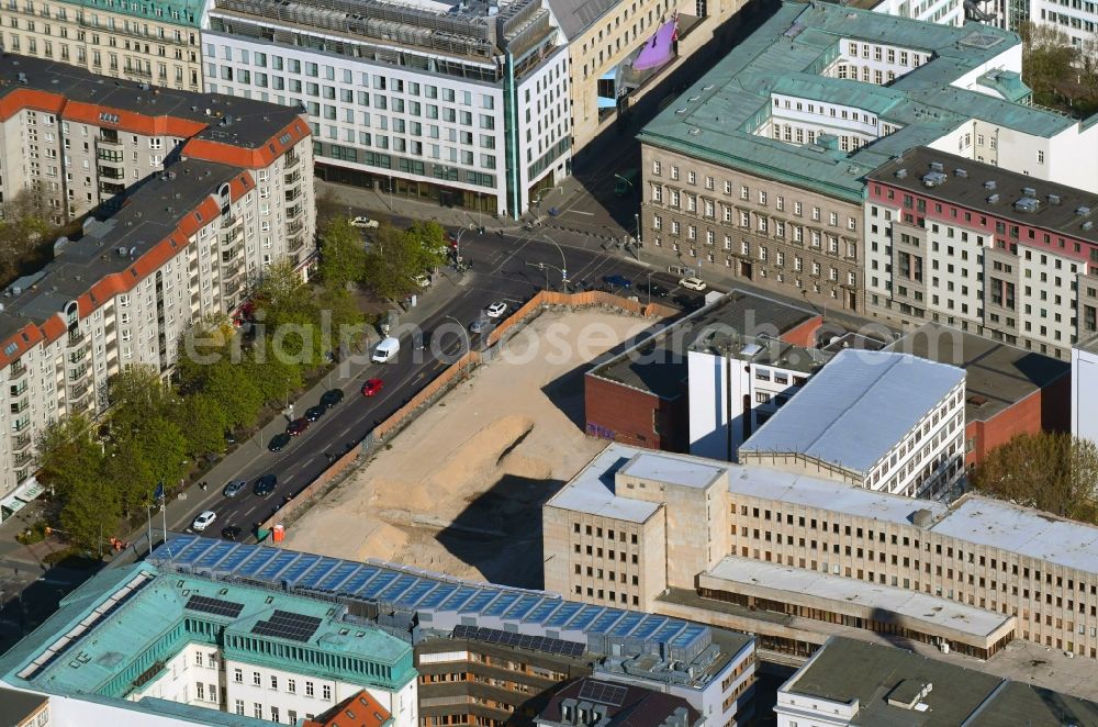 Berlin from the bird's eye view: Construction site to build a new multi-family residential complex Behrenstrasse - Wilhelmstrasse - Franzoesische Strasse in the district Mitte in Berlin, Germany