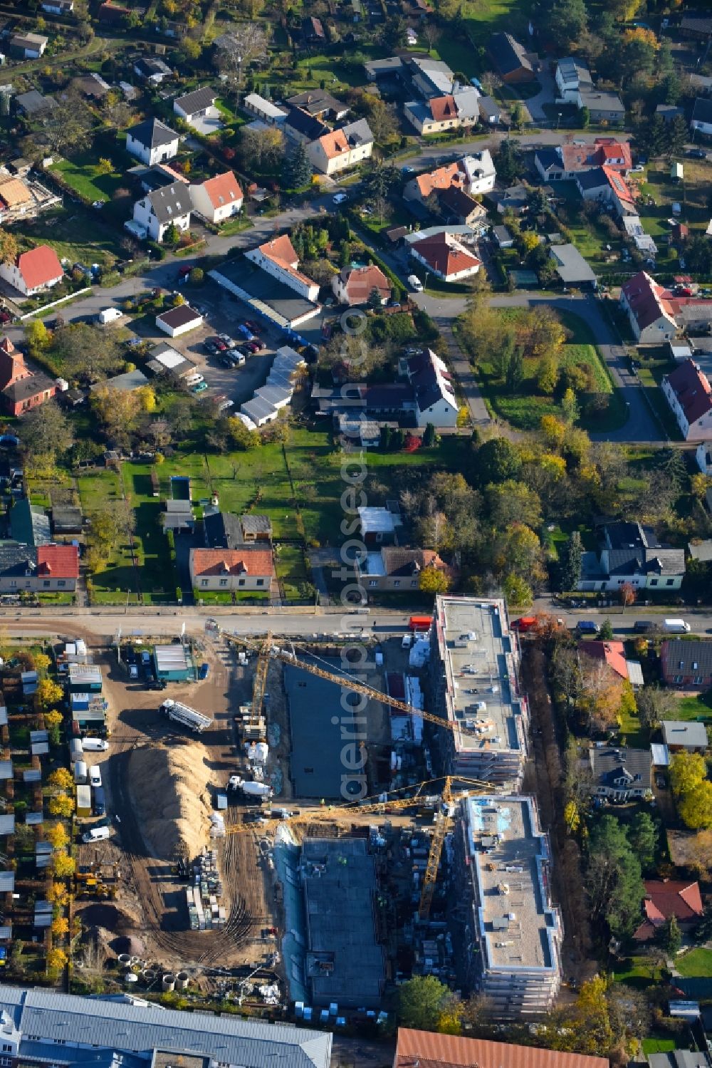 Teltow from the bird's eye view: Construction site to build a new multi-family residential complex Wohnen on Striewitzweg of Bonava Deutschland GmbH in Teltow in the state Brandenburg, Germany