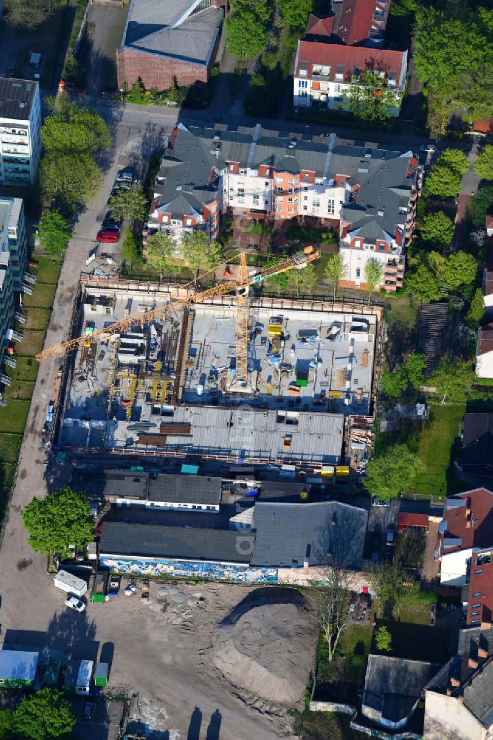 Aerial image Berlin - Construction site to build a new multi-family residential complex of Wohnungsbaugenossenschaft Solidaritaet eG on Kurze Strasse in Berlin, Germany