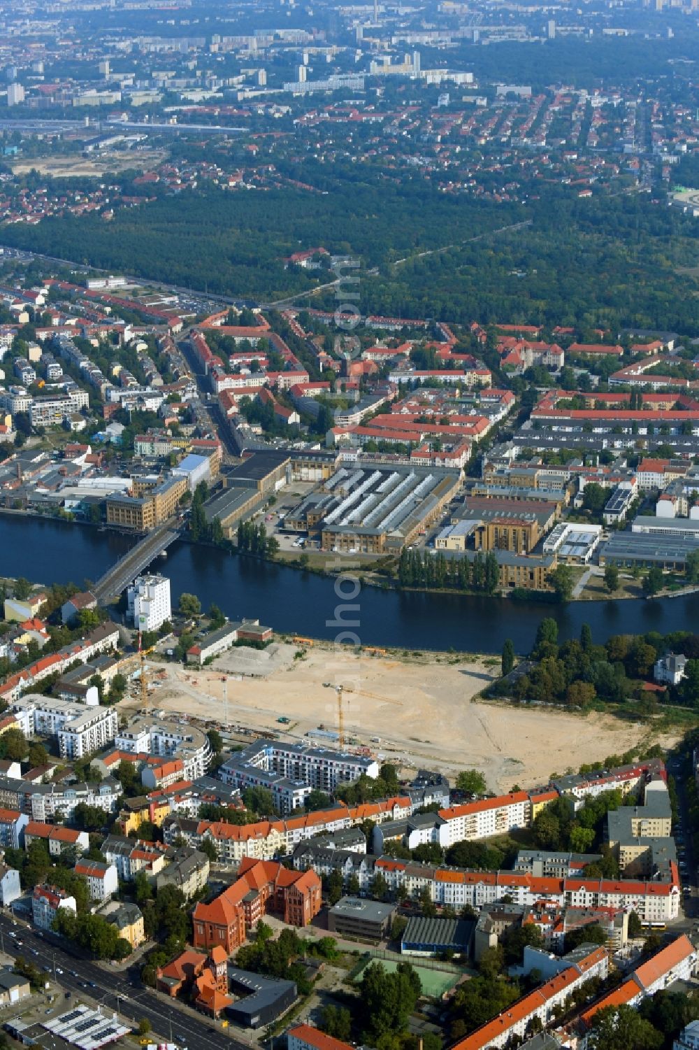 Berlin from above - Construction site to build a new multi-family residential complex WOHNWERK on Spreeknie of BUWOG Bautraeger GmbH on Fliessstrasse in the district Treptow-Koepenick in Berlin, Germany