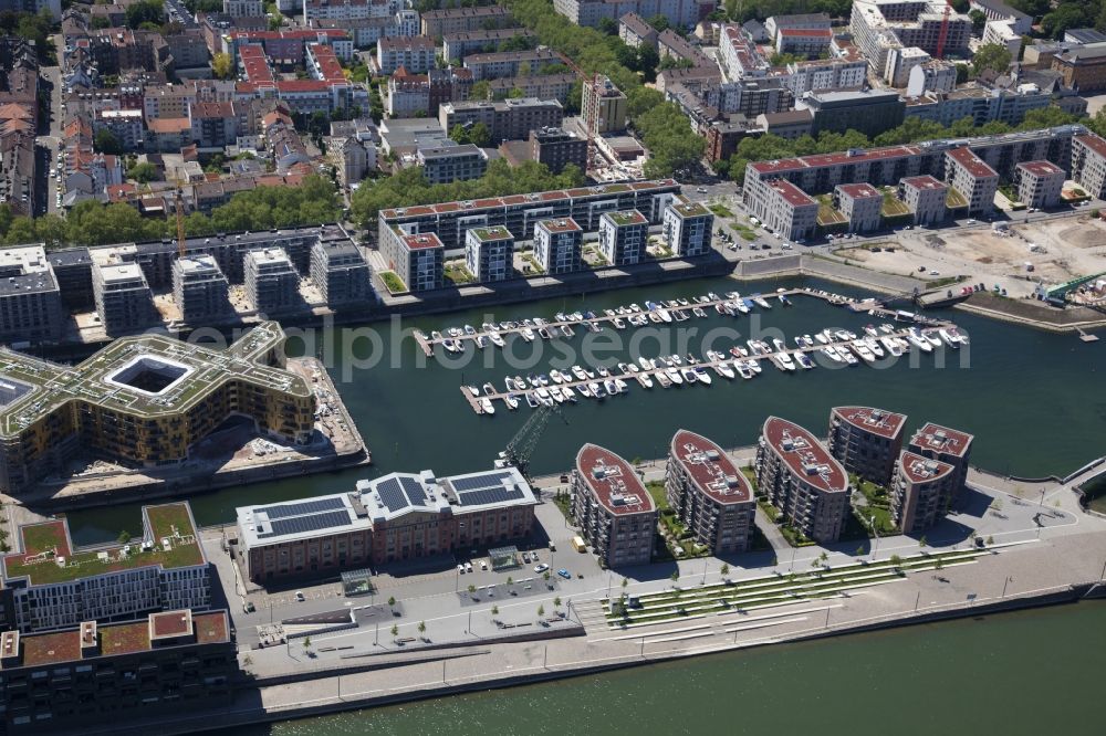 Mainz from the bird's eye view: Construction site to build a new multi-family residential complex on Zollhafen in Mainz in the state Rhineland-Palatinate, Germany