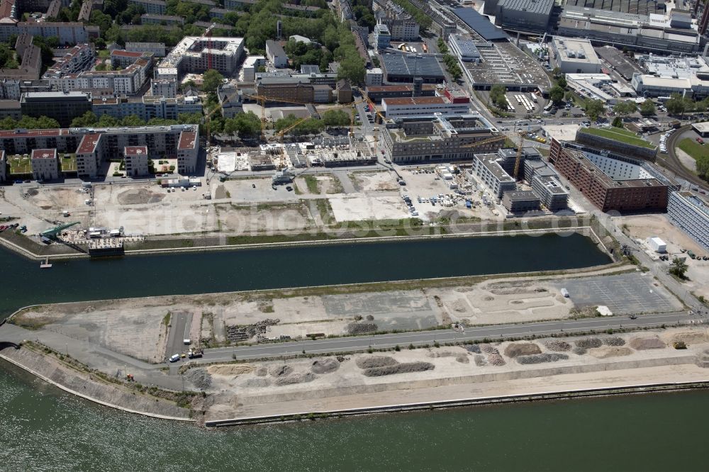 Aerial image Mainz - Construction site to build a new multi-family residential complex on Zollhafen in Mainz in the state Rhineland-Palatinate, Germany