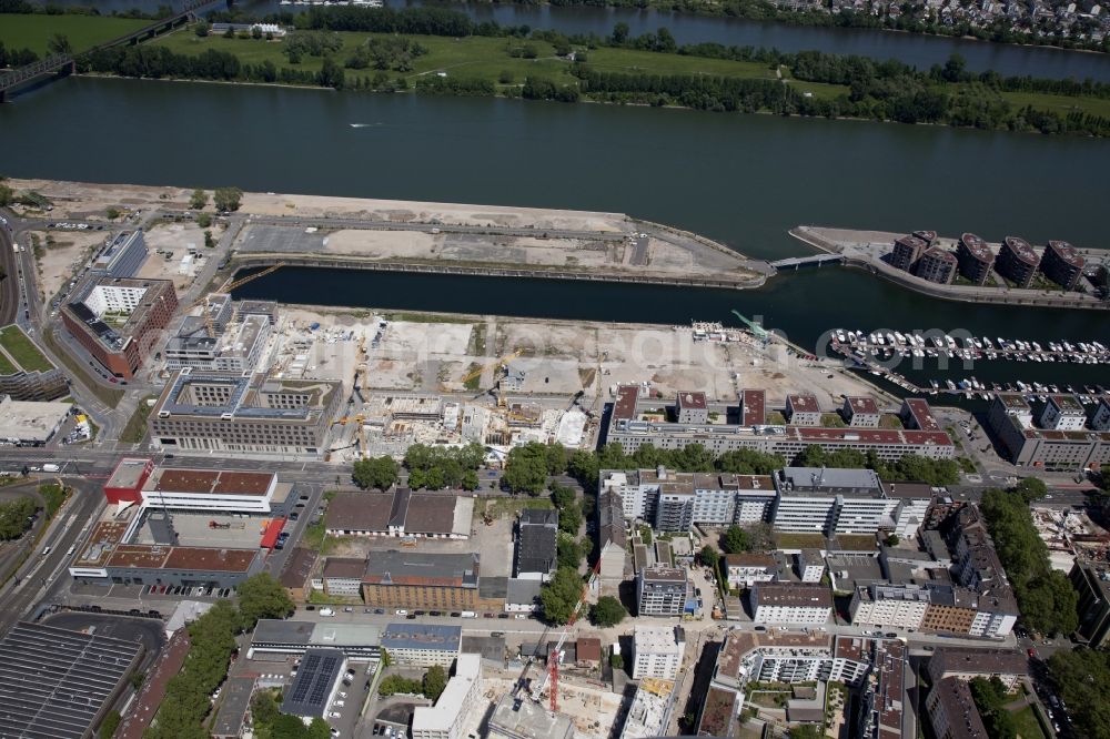 Aerial image Mainz - Construction site to build a new multi-family residential complex on Zollhafen in Mainz in the state Rhineland-Palatinate, Germany