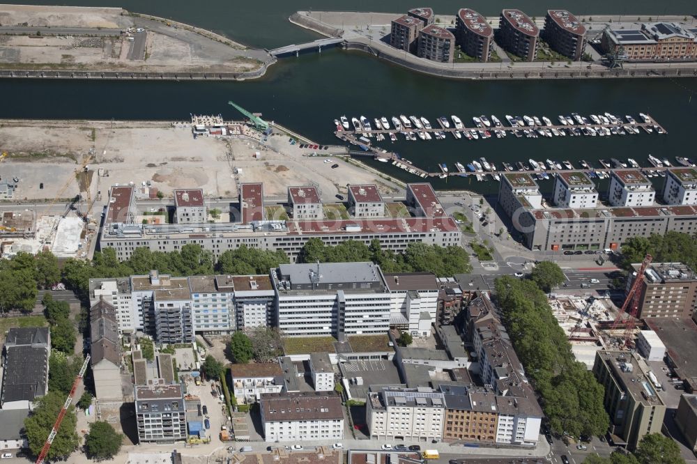 Aerial photograph Mainz - Construction site to build a new multi-family residential complex on Zollhafen in Mainz in the state Rhineland-Palatinate, Germany