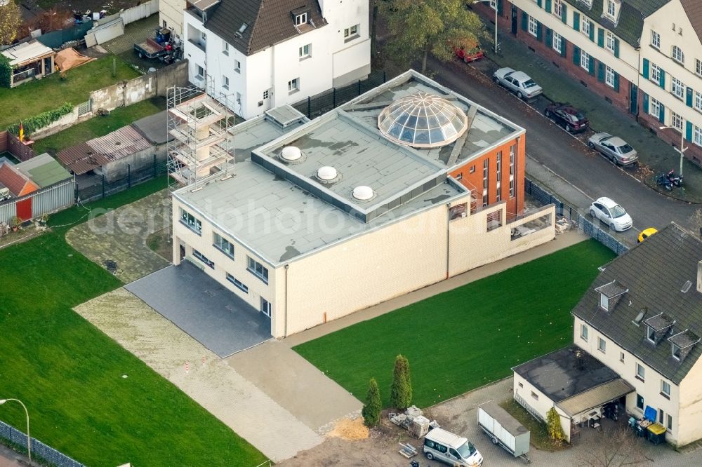 Duisburg from the bird's eye view: Mosque construction site an der Rosenberhstrasse in the district Huettenheim in Duisburg in the state North Rhine-Westphalia