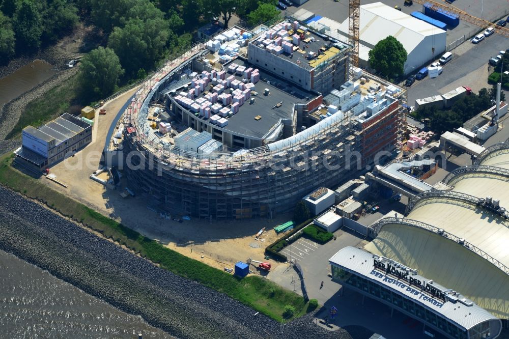 Aerial photograph Hamburg - Construction site for the new building of the new Musical Theatre, Stage entertainment on the banks of the Elbe in Hamburg Steinwerder