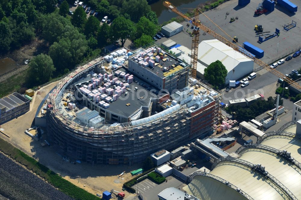 Hamburg from above - Construction site for the new building of the new Musical Theatre, Stage entertainment on the banks of the Elbe in Hamburg Steinwerder