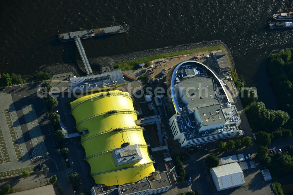 Aerial image Hamburg - Construction site for the new building of the new Musical Theatre, Stage entertainment on the banks of the Elbe in Hamburg Steinwerder