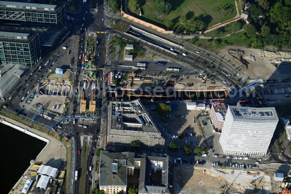 Aerial photograph Berlin - Construction site to build a new north - south tunnel for the train at the main station in Berlin Moabit. Known as the S21 north tunnel connection is part of the tunnel complex of the German Bahn AG