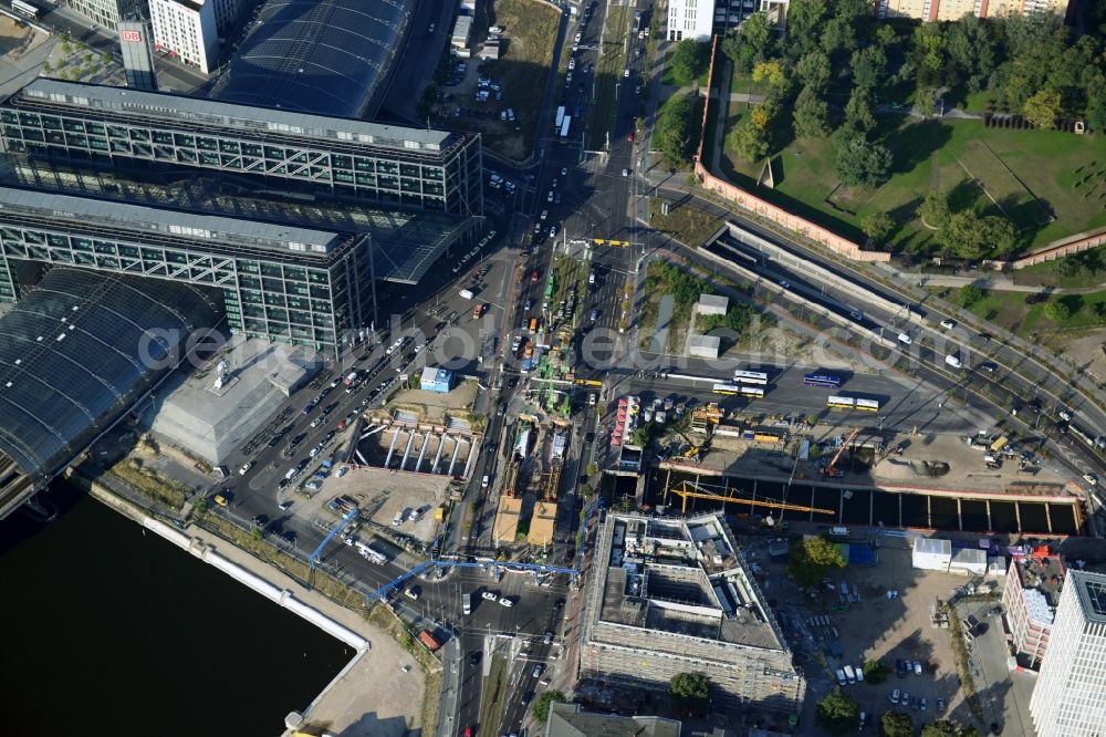 Berlin from above - Construction site to build a new north - south tunnel for the train at the main station in Berlin Moabit. Known as the S21 north tunnel connection is part of the tunnel complex of the German Bahn AG