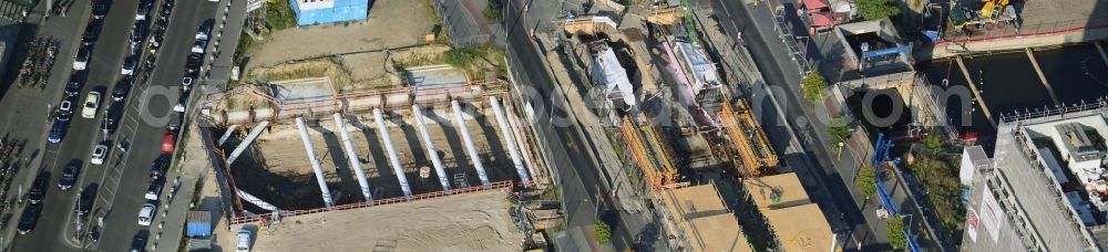 Aerial photograph Berlin - Construction site to build a new north - south tunnel for the train at the main station in Berlin Moabit. Known as the S21 north tunnel connection is part of the tunnel complex of the German Bahn AG