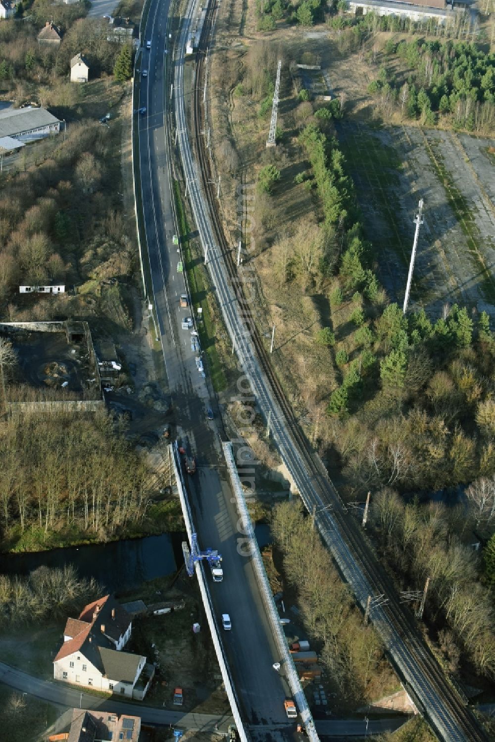 Brieskow-Finkenheerd from the bird's eye view: Construction site for the new building der OU Ortsumfahrung der Bundesstrasse B112 in Brieskow-Finkenheerd in the state Brandenburg