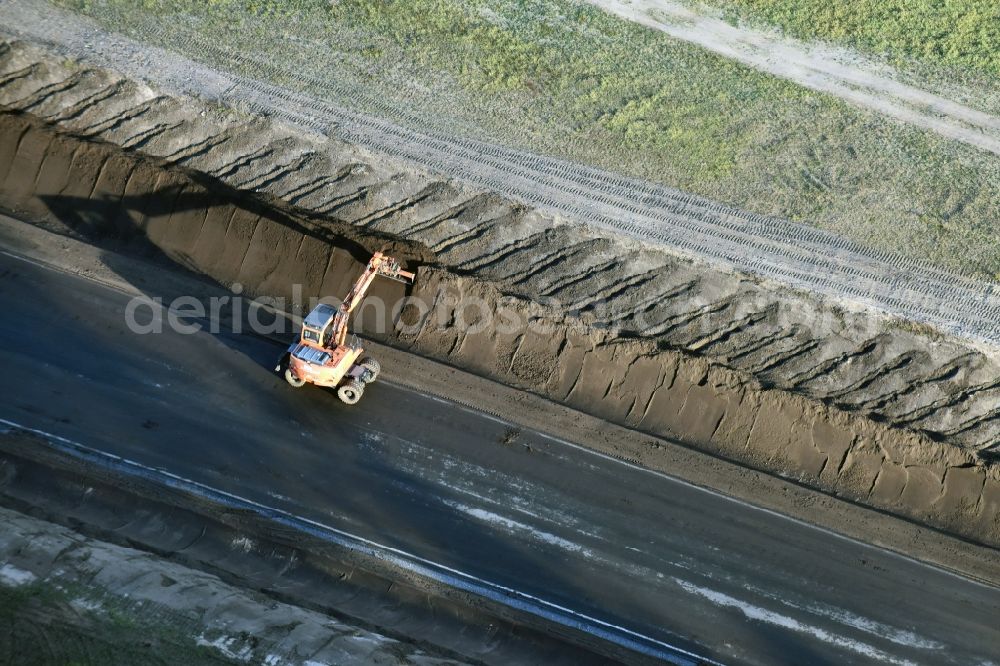 Brieskow-Finkenheerd from above - Construction site for the new building der OU Ortsumfahrung der Bundesstrasse B112 in Brieskow-Finkenheerd in the state Brandenburg