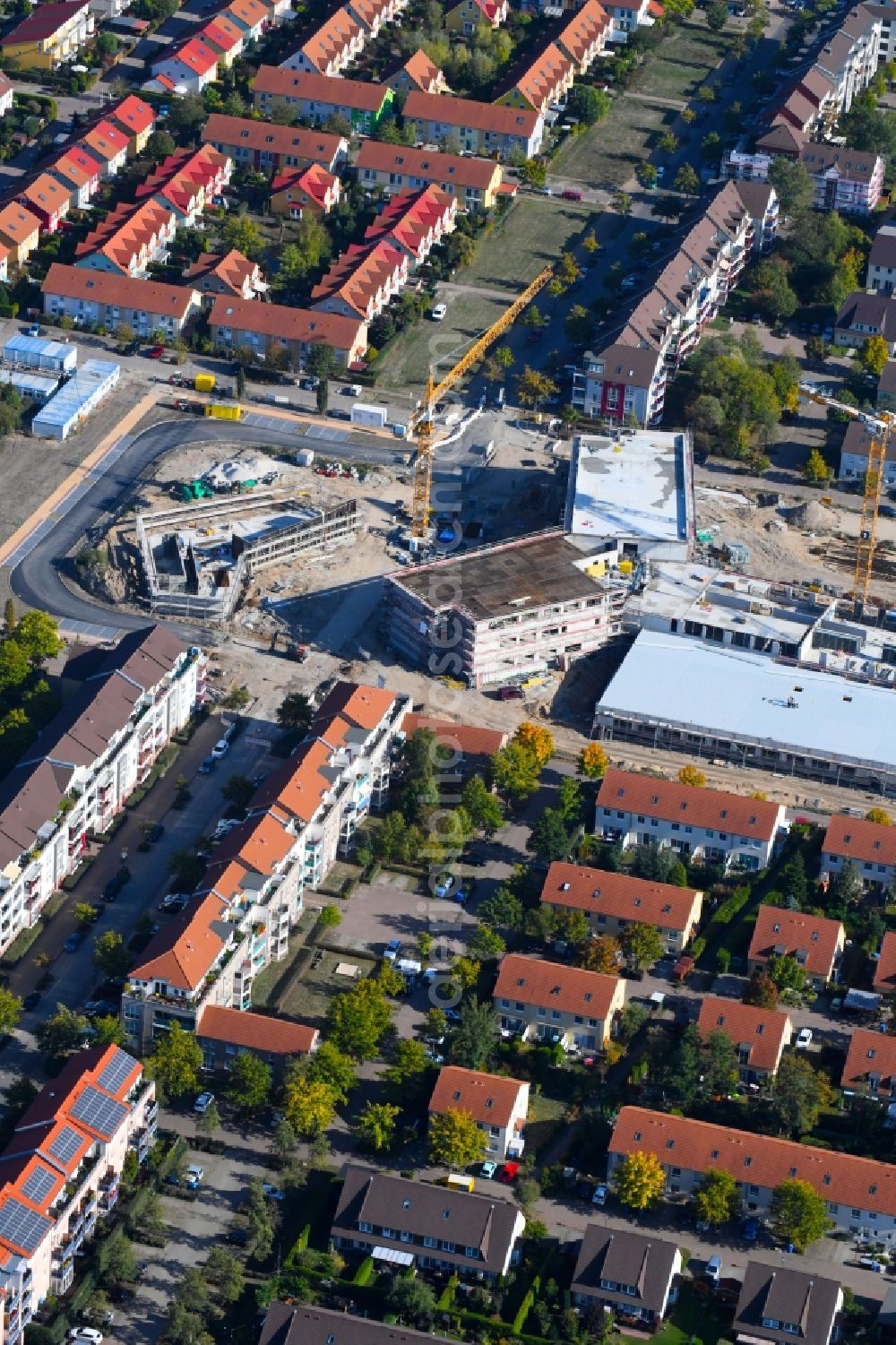 Hönow from above - Construction site for the new building city destrict center between of Schulstrasse and of Marderstrasse in Hoenow in the state Brandenburg, Germany