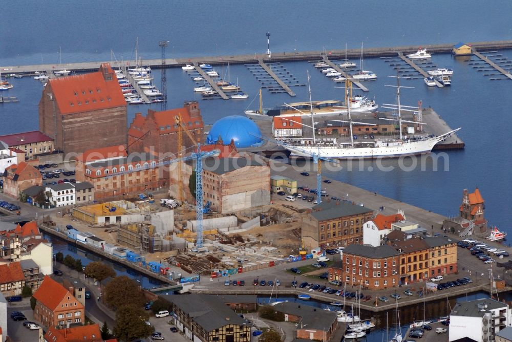 Aerial image Stralsund - Harbor island by Ozeaneum Oceanographic Museum in Stralsund in Mecklenburg - Western Pomerania