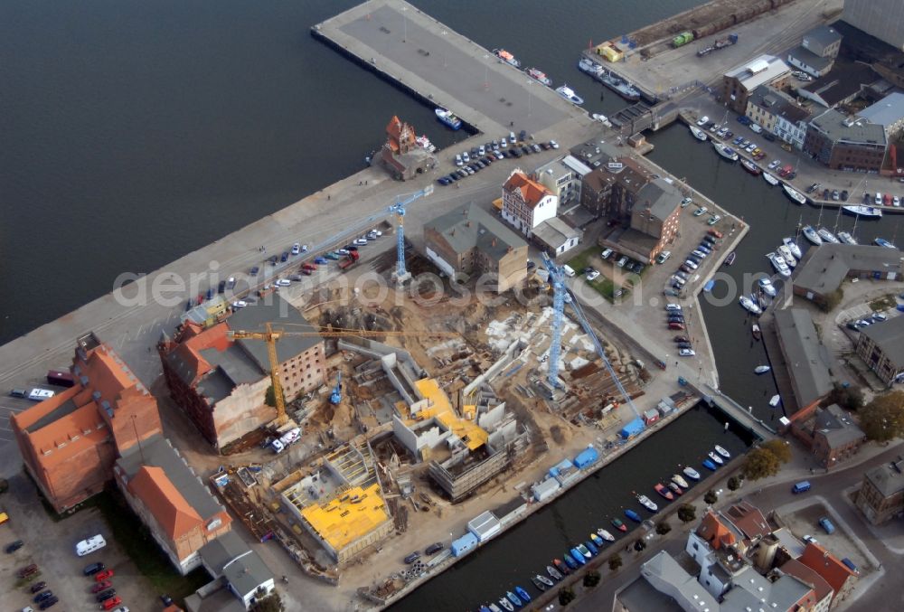 Stralsund from the bird's eye view: Harbor island by Ozeaneum Oceanographic Museum in Stralsund in Mecklenburg - Western Pomerania