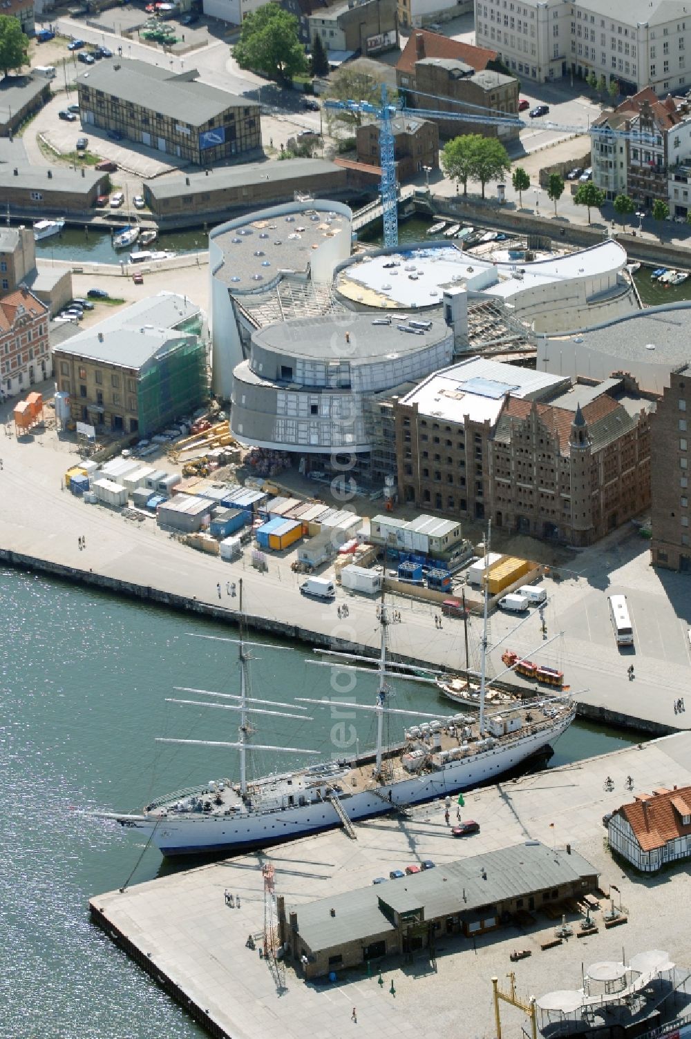 Aerial photograph Stralsund - Harbor island by Ozeaneum Oceanographic Museum in Stralsund in Mecklenburg - Western Pomerania