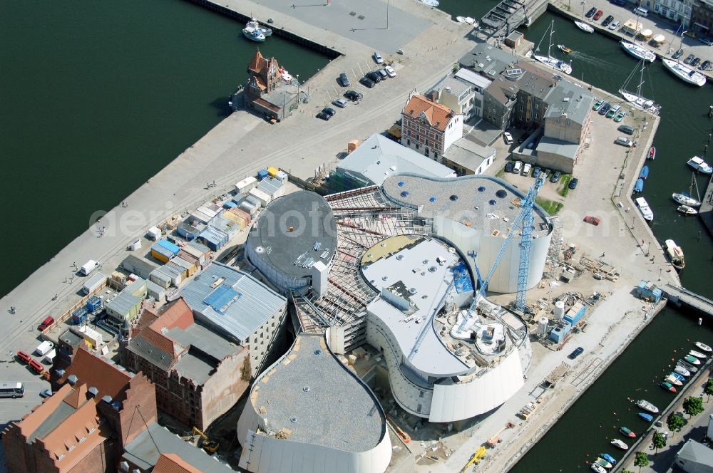 Aerial photograph Stralsund - Harbor island by Ozeaneum Oceanographic Museum in Stralsund in Mecklenburg - Western Pomerania