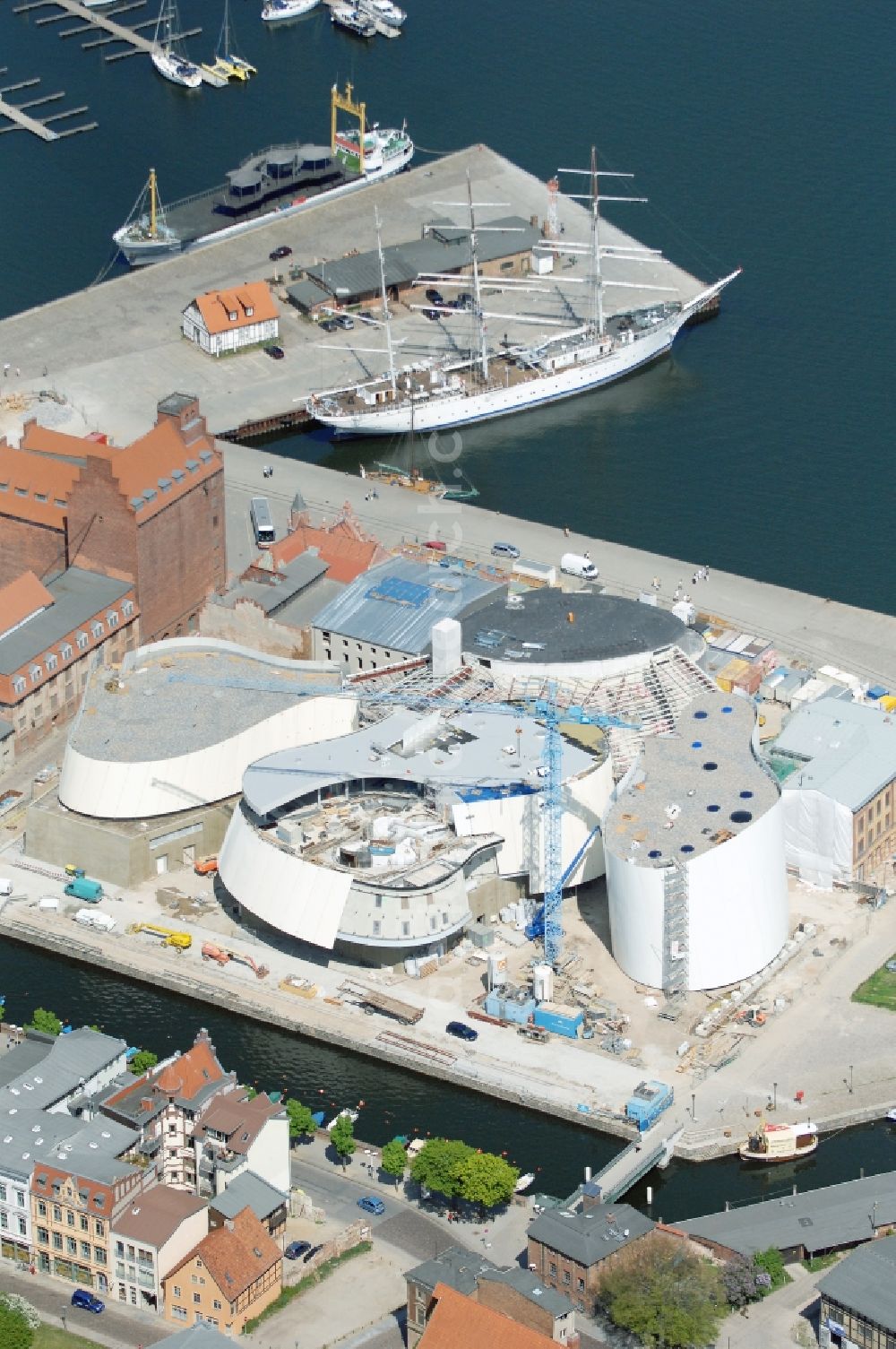 Aerial image Stralsund - Harbor island by Ozeaneum Oceanographic Museum in Stralsund in Mecklenburg - Western Pomerania