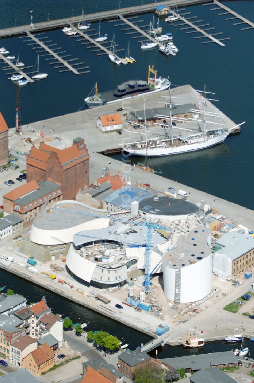 Aerial photograph Stralsund - Harbor island by Ozeaneum Oceanographic Museum in Stralsund in Mecklenburg - Western Pomerania