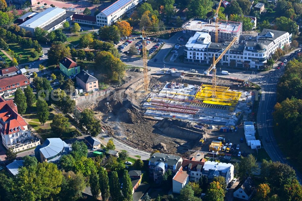 Aerial photograph Bernau - Construction site for the new parking garage and Mehrzweckhalle on Ladeburger Chaussee - Jahnstrasse - Ladeburger Strasse in Bernau in the state Brandenburg, Germany