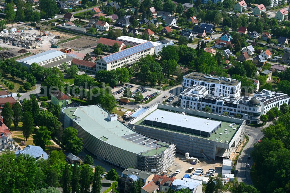 Aerial image Bernau - Construction site for the new parking garage and Mehrzweckhalle on Ladeburger Chaussee - Jahnstrasse - Ladeburger Strasse in Bernau in the state Brandenburg, Germany