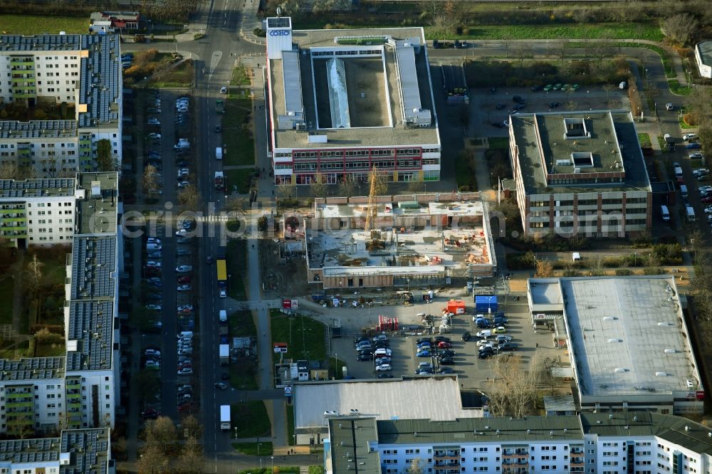 Berlin from above - Construction site for the new building a REWE - supermarket Neue Grottkauer Strasse in the district Kaulsdorf in Berlin, Germany