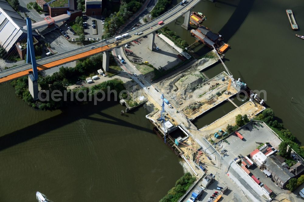 Aerial photograph Hamburg - Construction site to build the new Rugenberger lock in Hamburg. Construction company is the August PRIEN GmbH & Co. KG