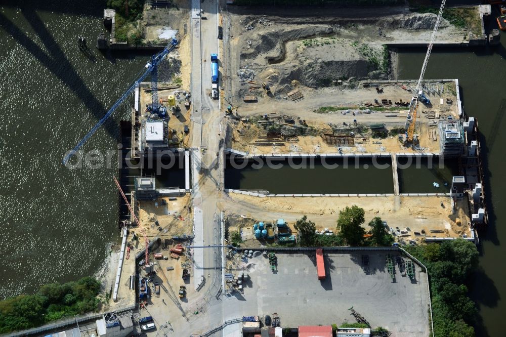 Aerial photograph Hamburg - Construction site to build the new Rugenberger lock in Hamburg. Construction company is the August PRIEN GmbH & Co. KG