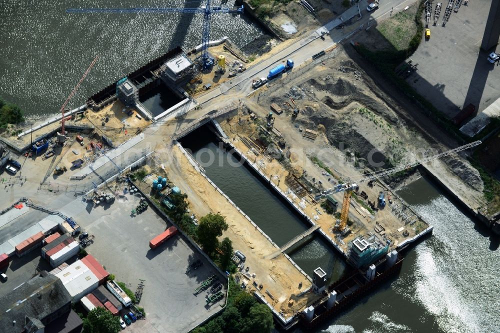 Hamburg from above - Construction site to build the new Rugenberger lock in Hamburg. Construction company is the August PRIEN GmbH & Co. KG