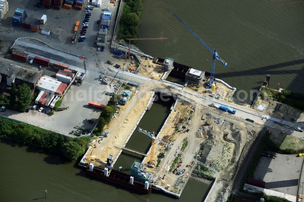 Aerial image Hamburg - Construction site to build the new Rugenberger lock in Hamburg. Construction company is the August PRIEN GmbH & Co. KG